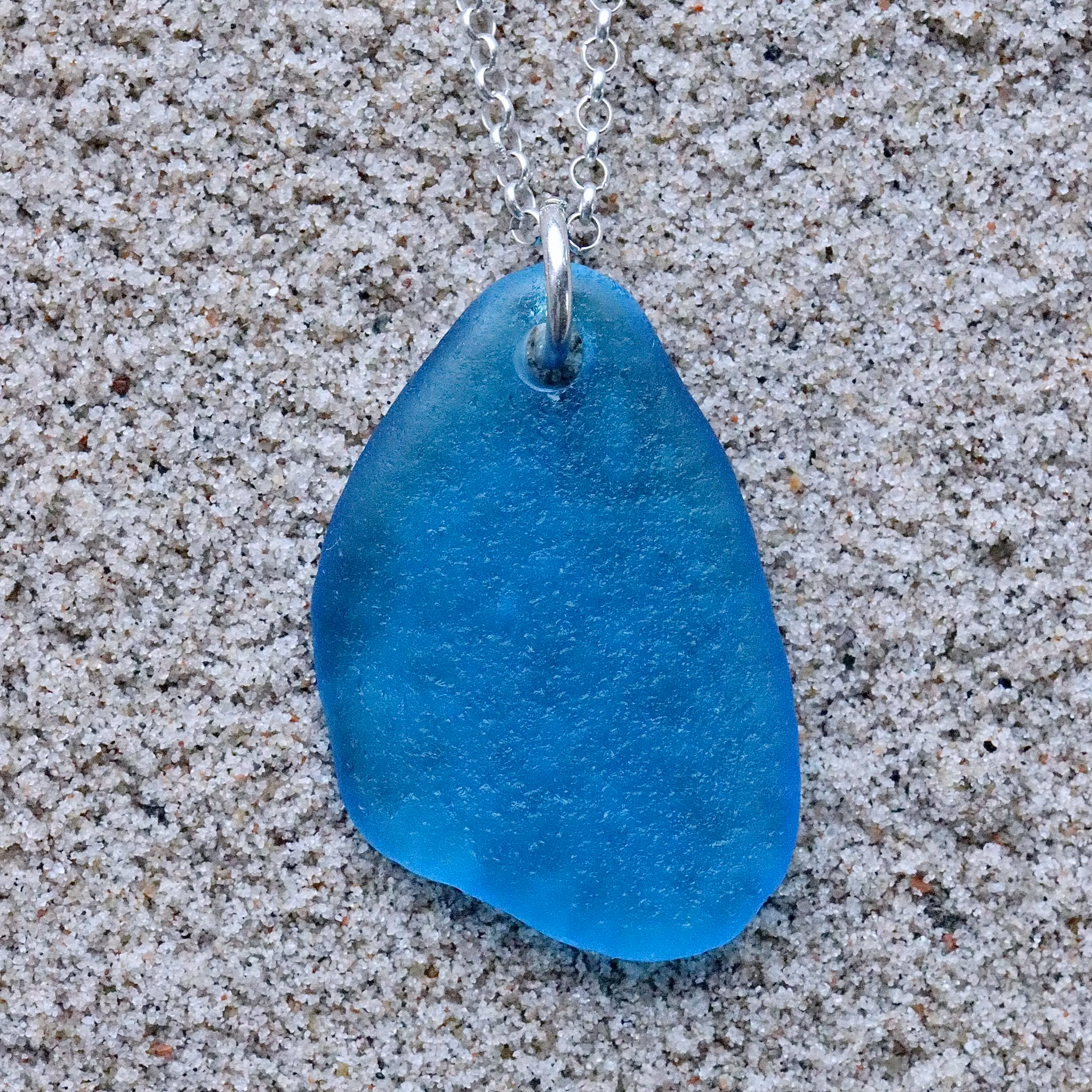 Unbelievable Blue halsband