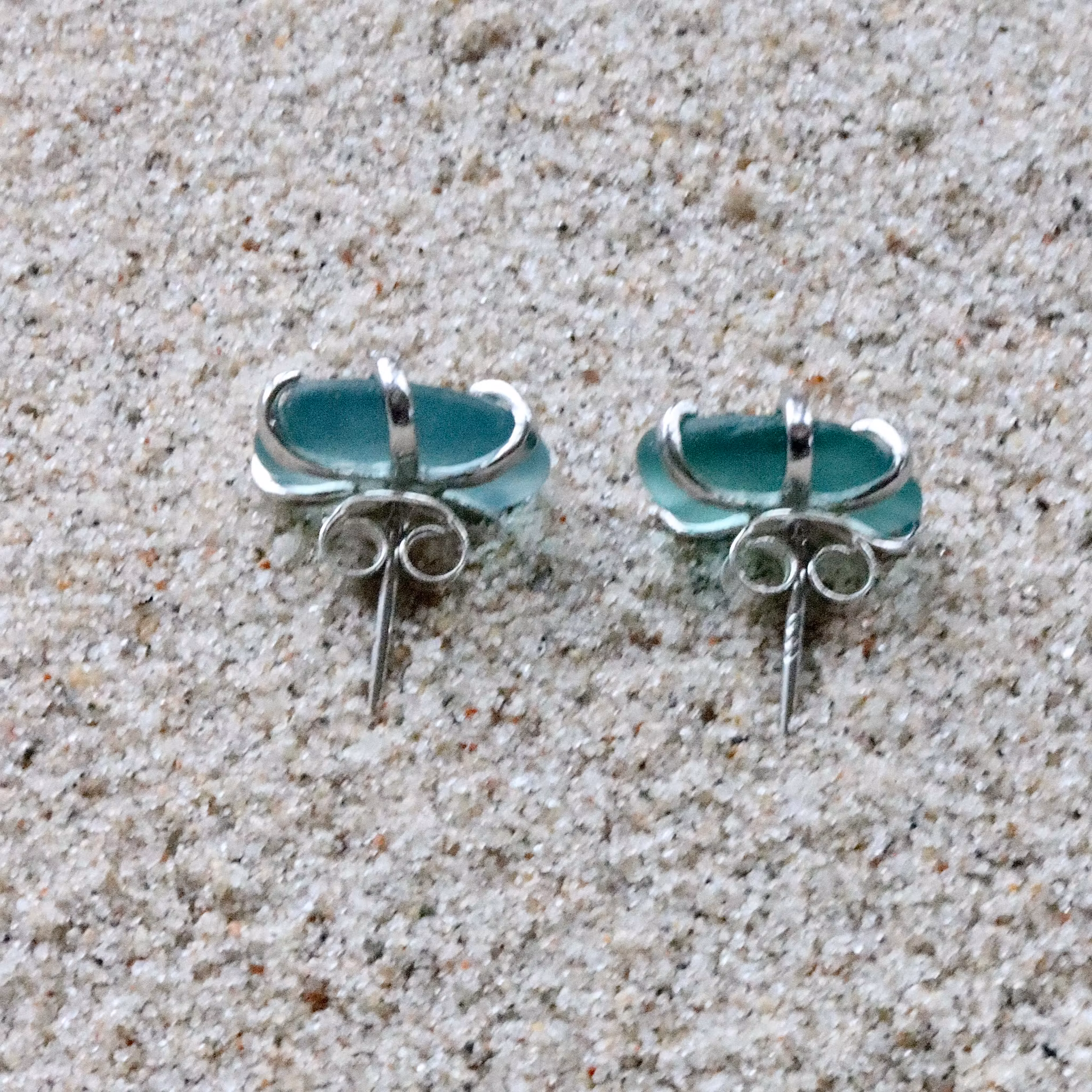 Wonderblue stiftörhängen