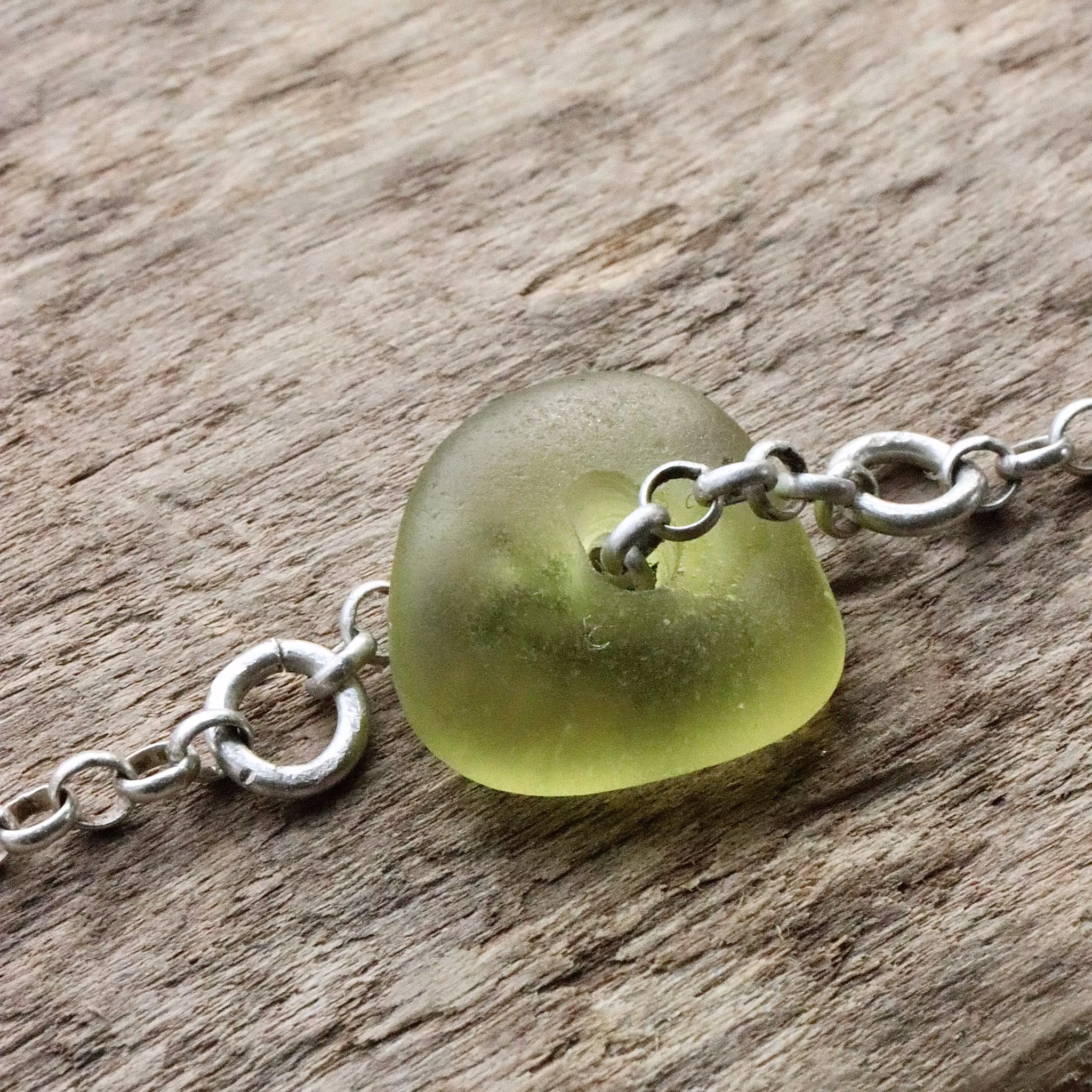 Drop Of Spring armband