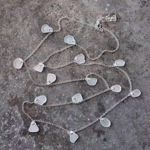 Long Treasure Hunter´s Snow White halsband