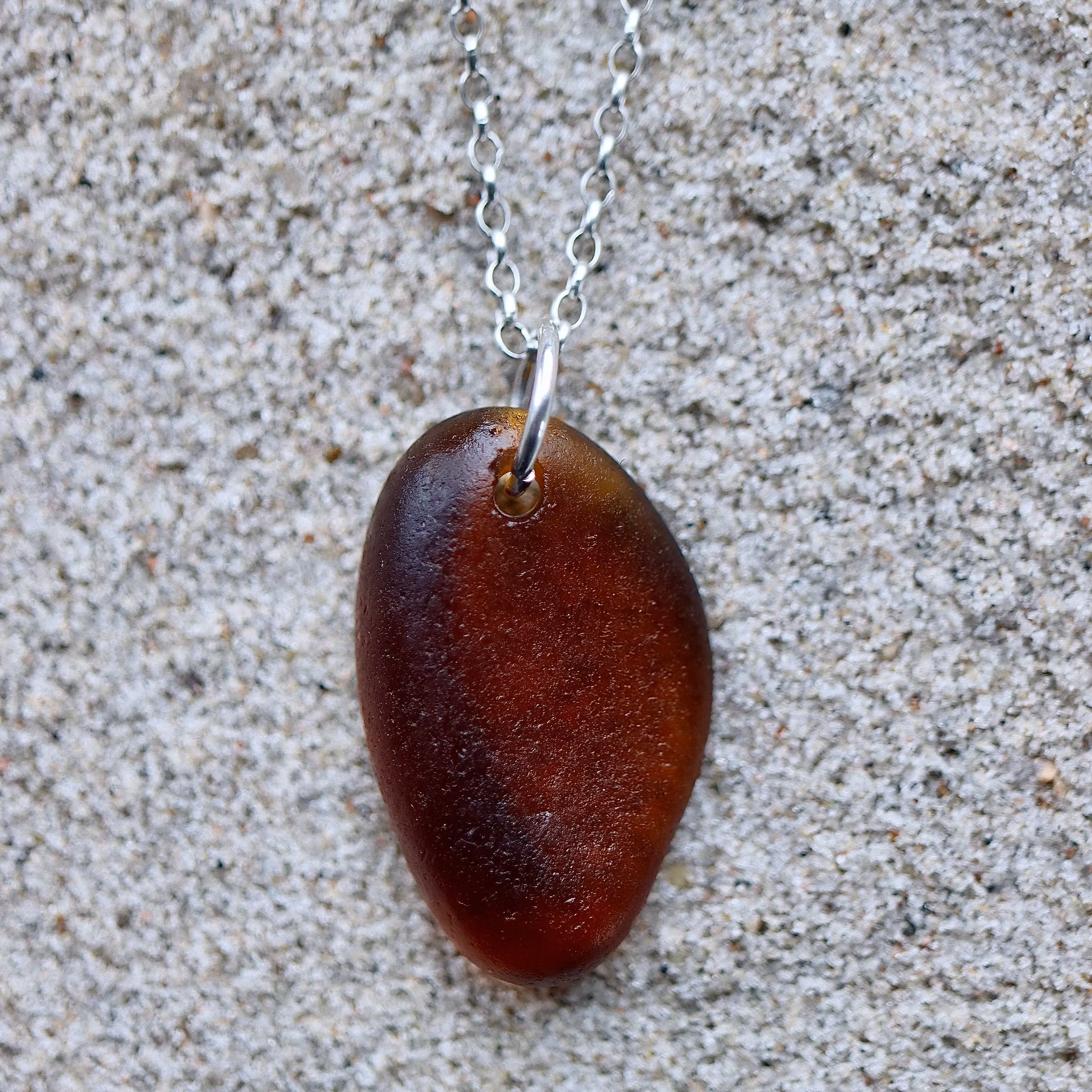 Chocolate Bean halsband