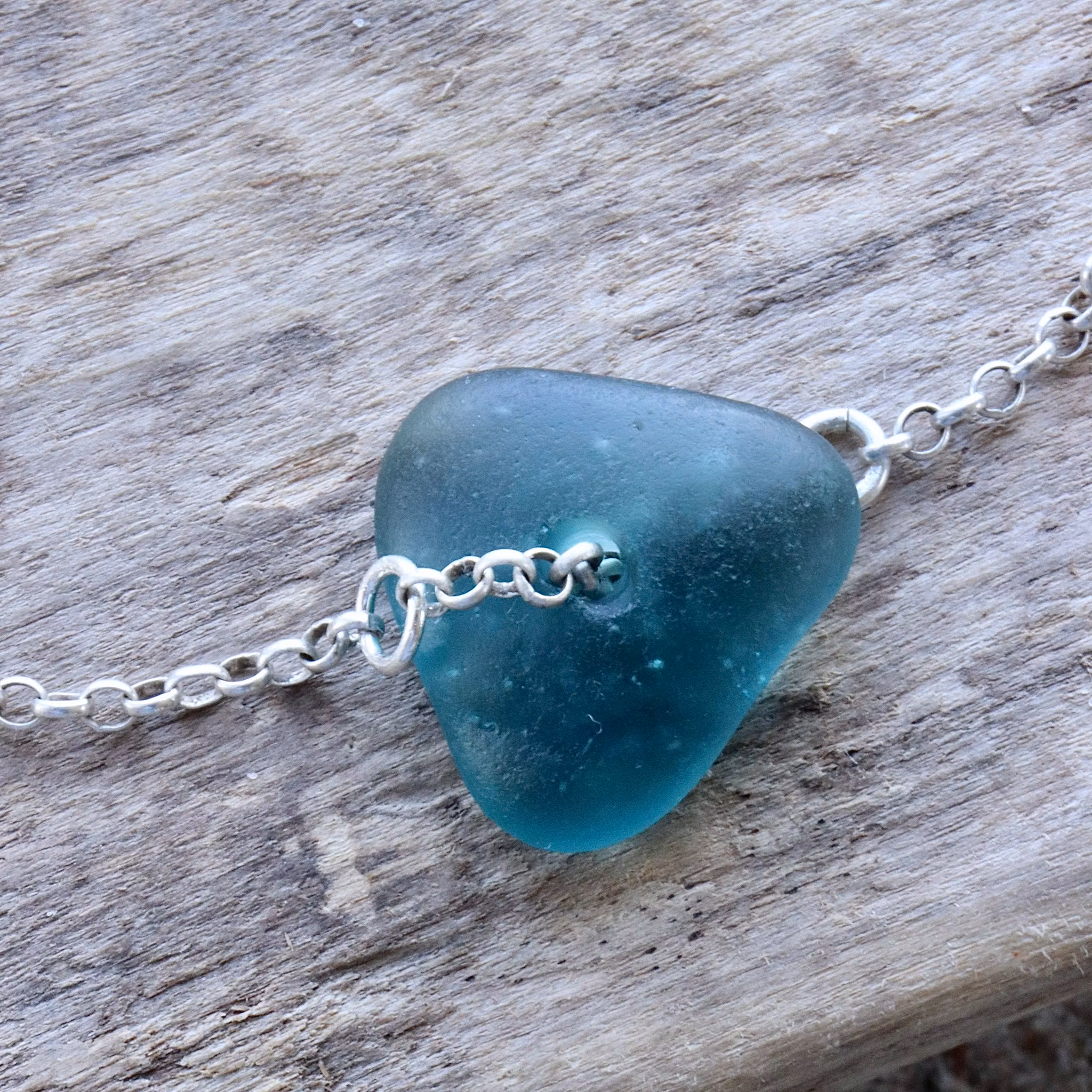 Triangle Blue armband