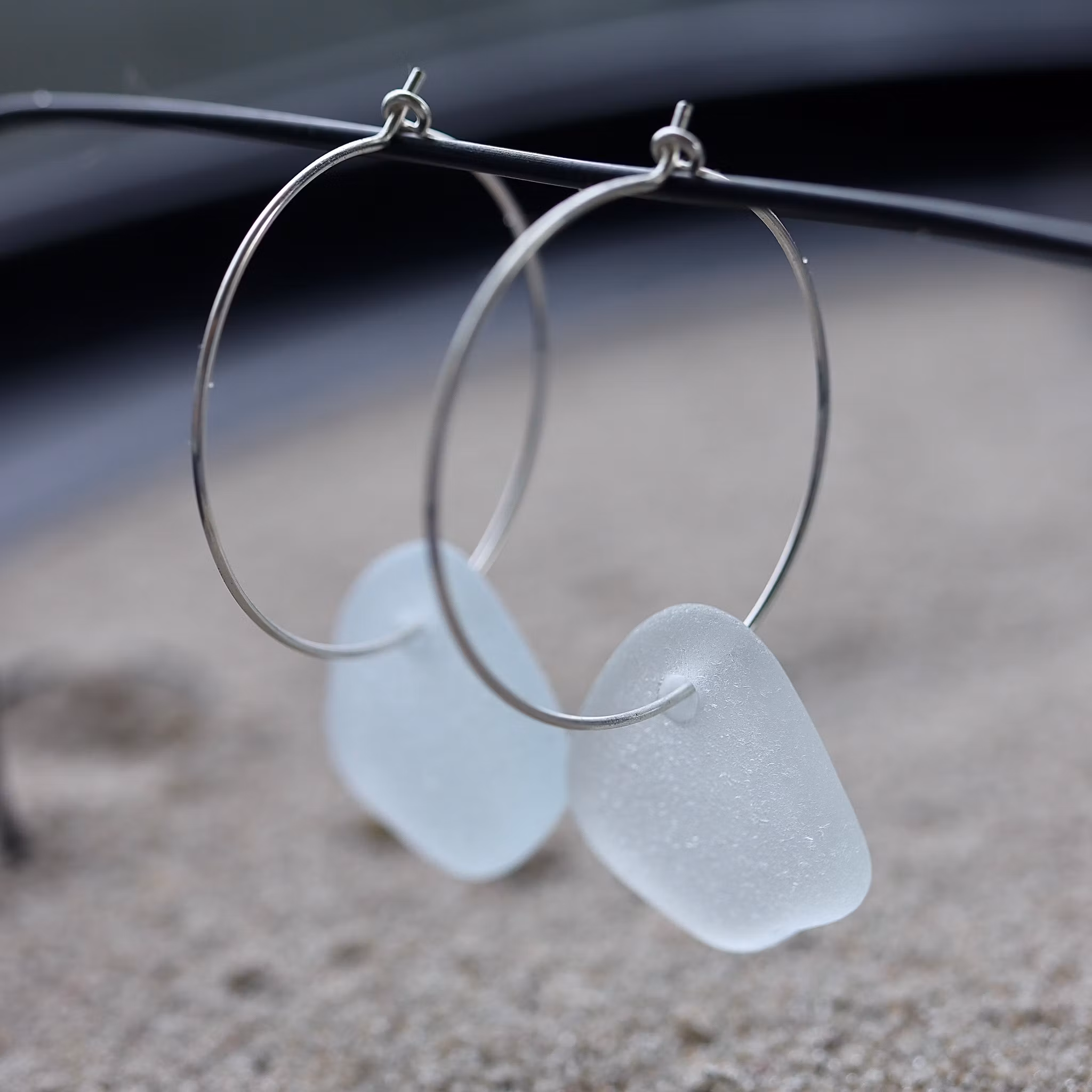 Big Loop Silk White örhängen