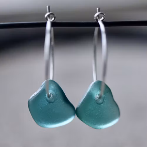 Small Loop Love Drops örhängen