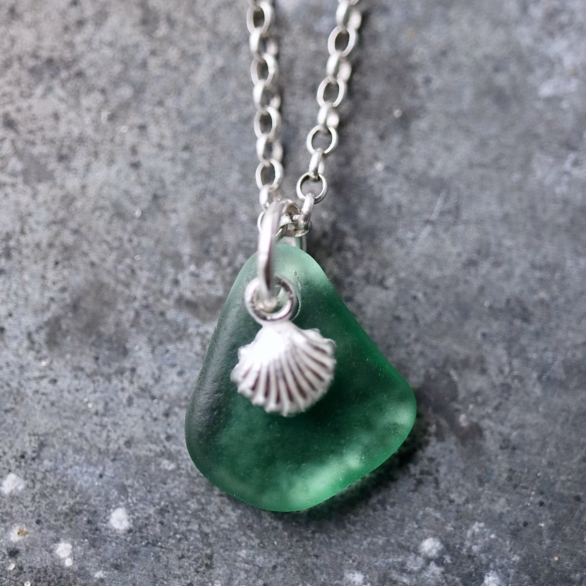 Gorgeous Green berlockhalsband