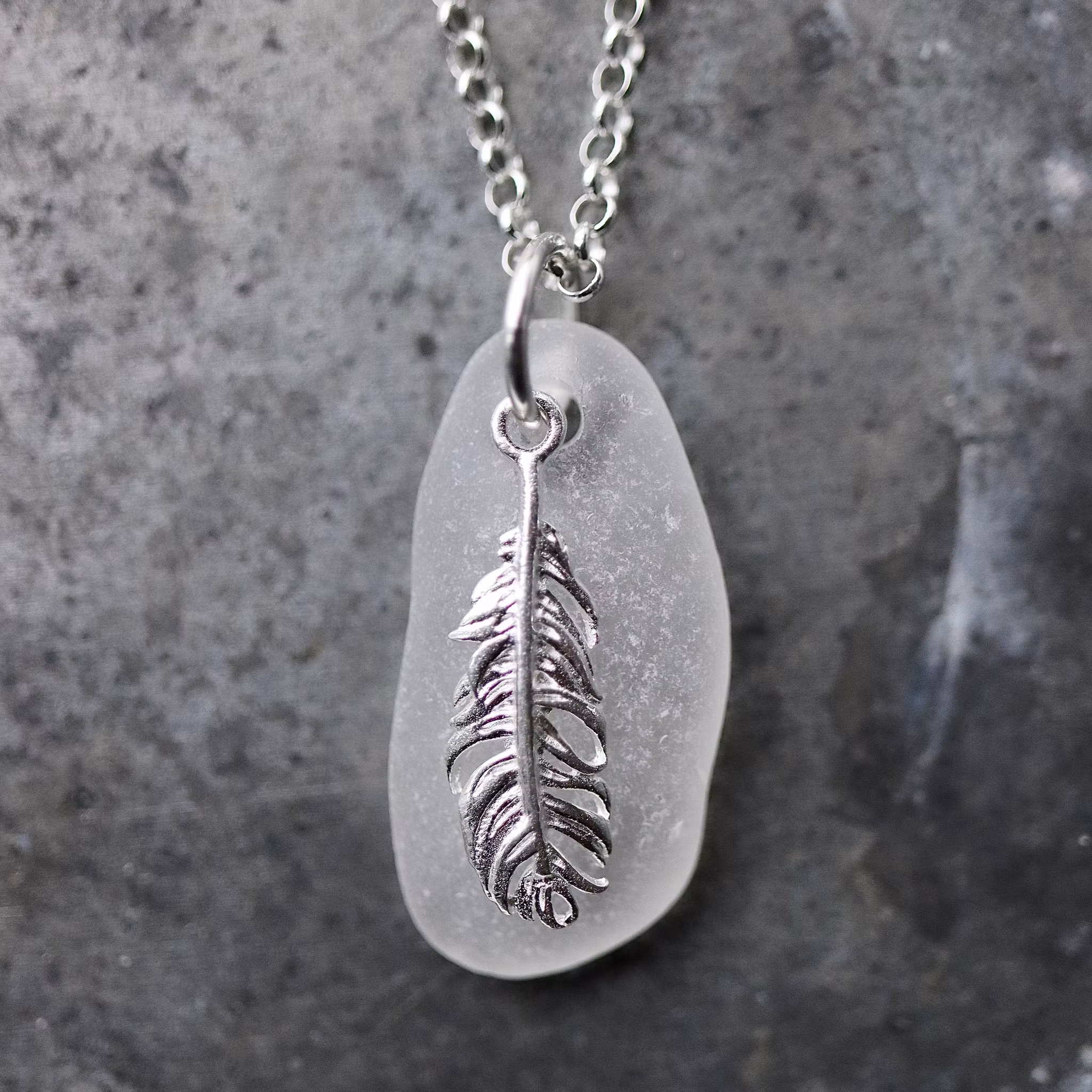 Feather Light berlockhalsband