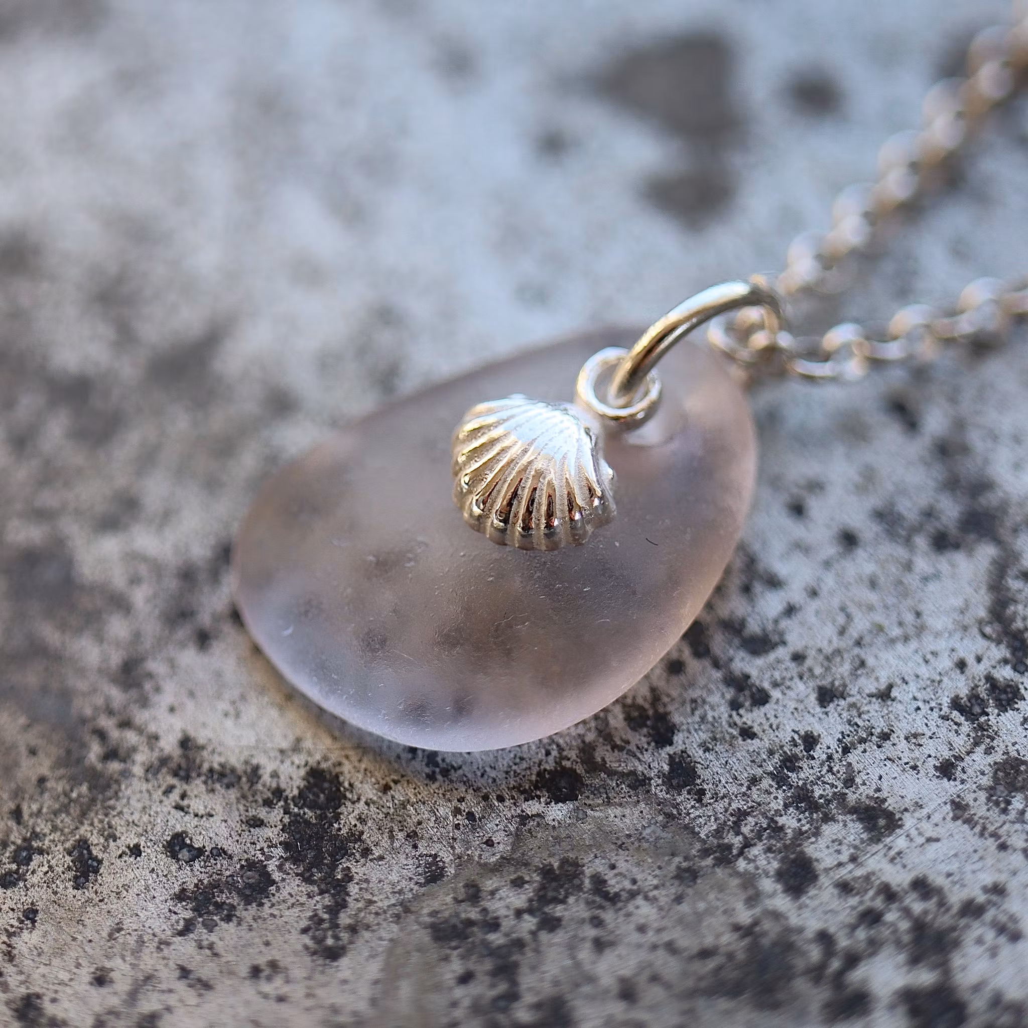 Rose Shell berlockhalsband