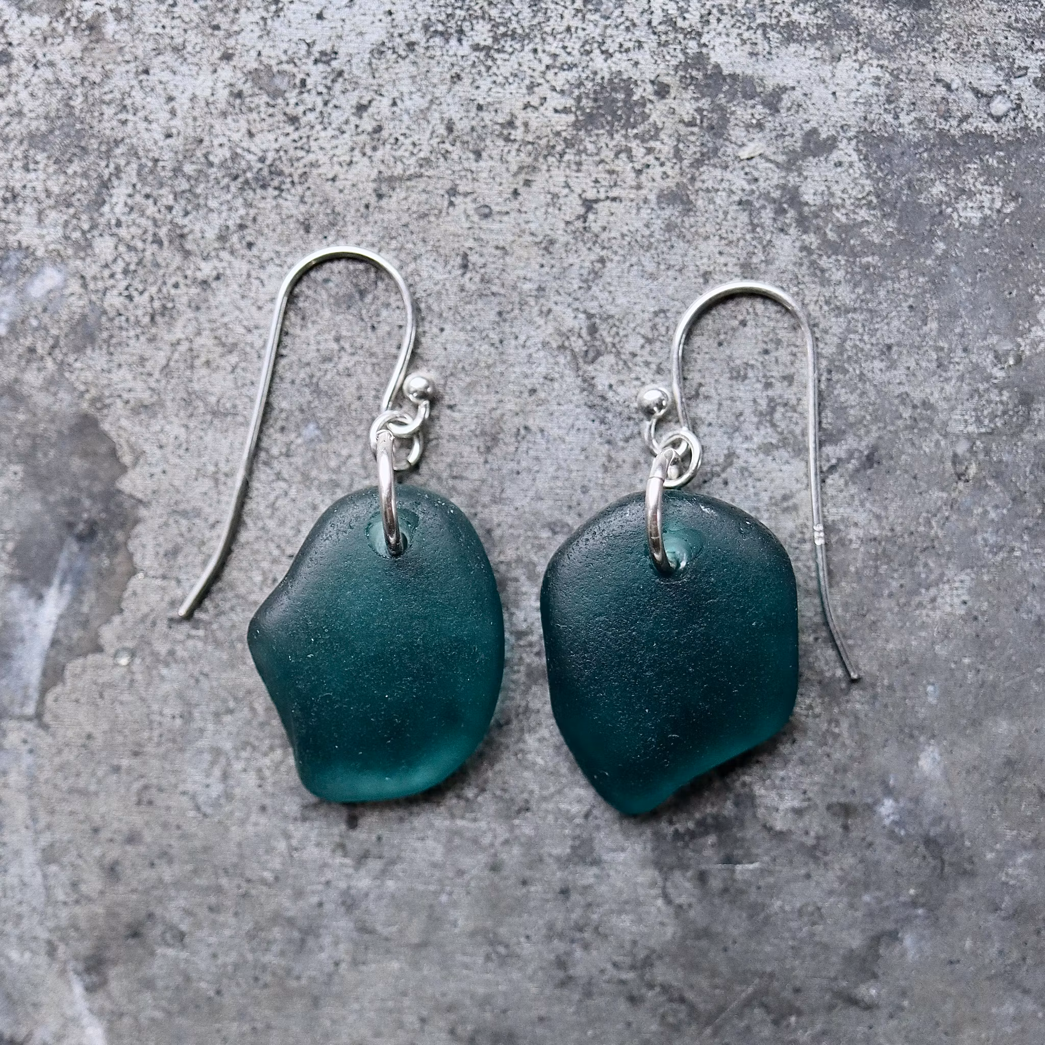 Dark Oceans örhängen