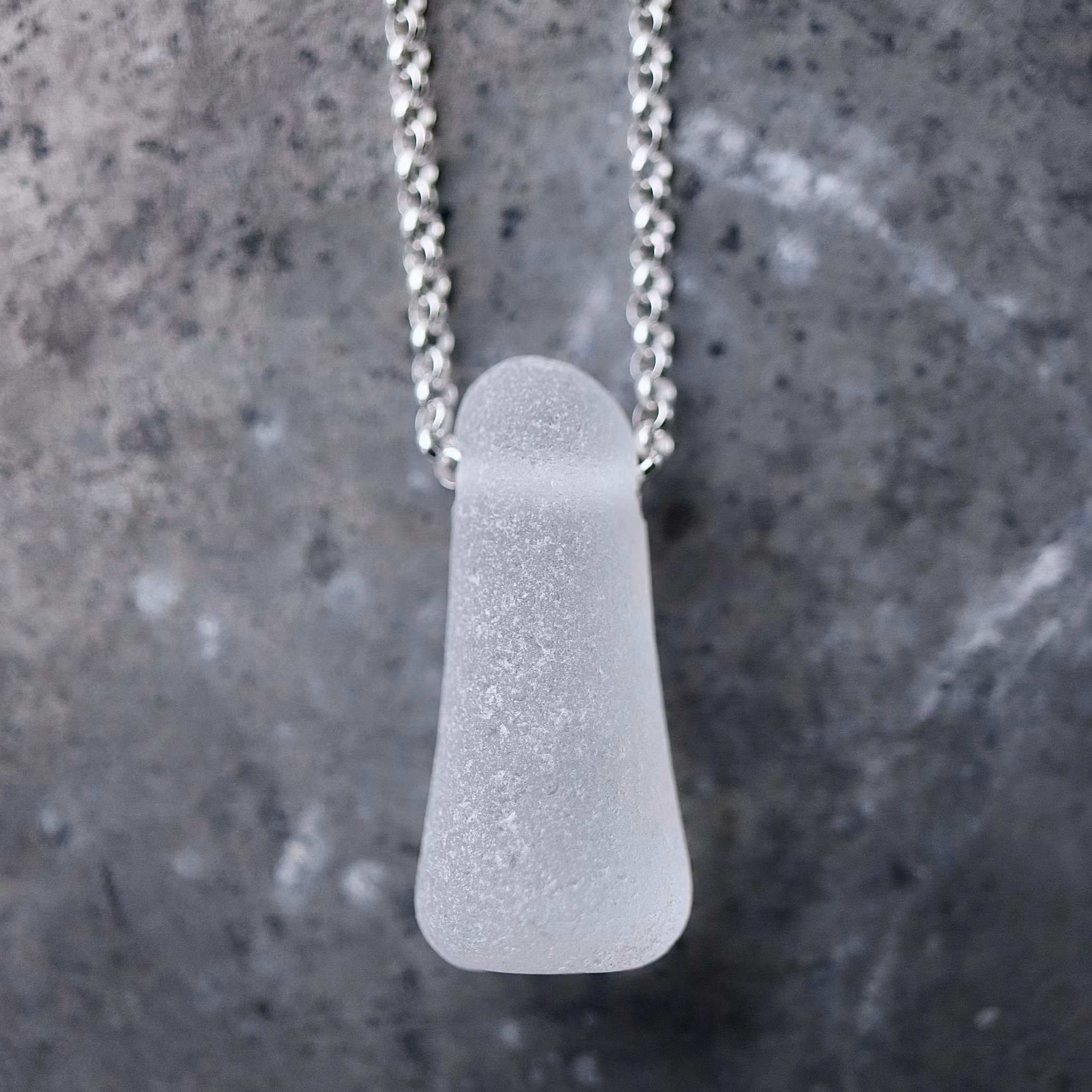 I Stand On My Own halsband