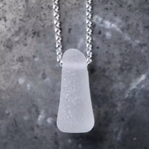 I Stand On My Own halsband