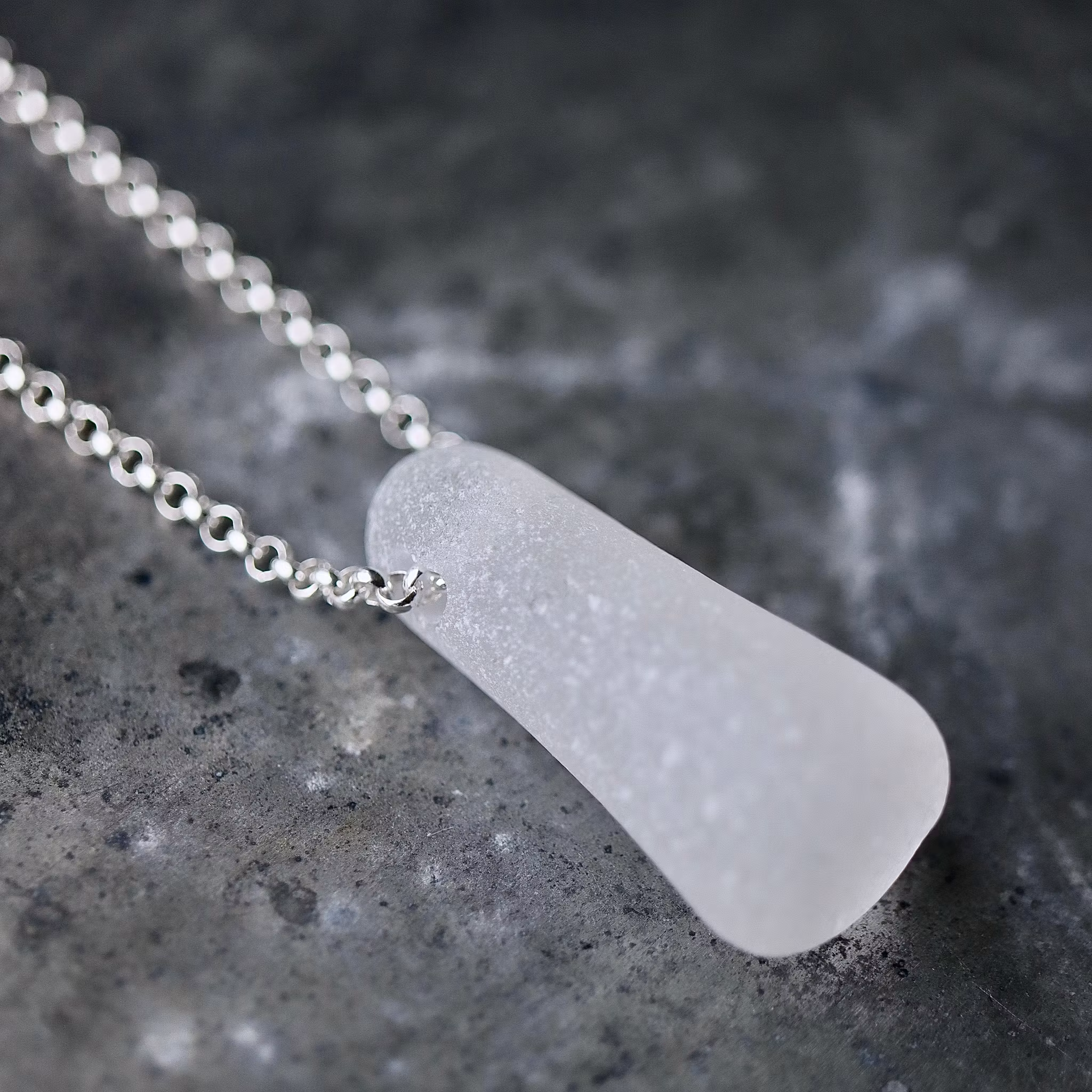 I Stand On My Own halsband