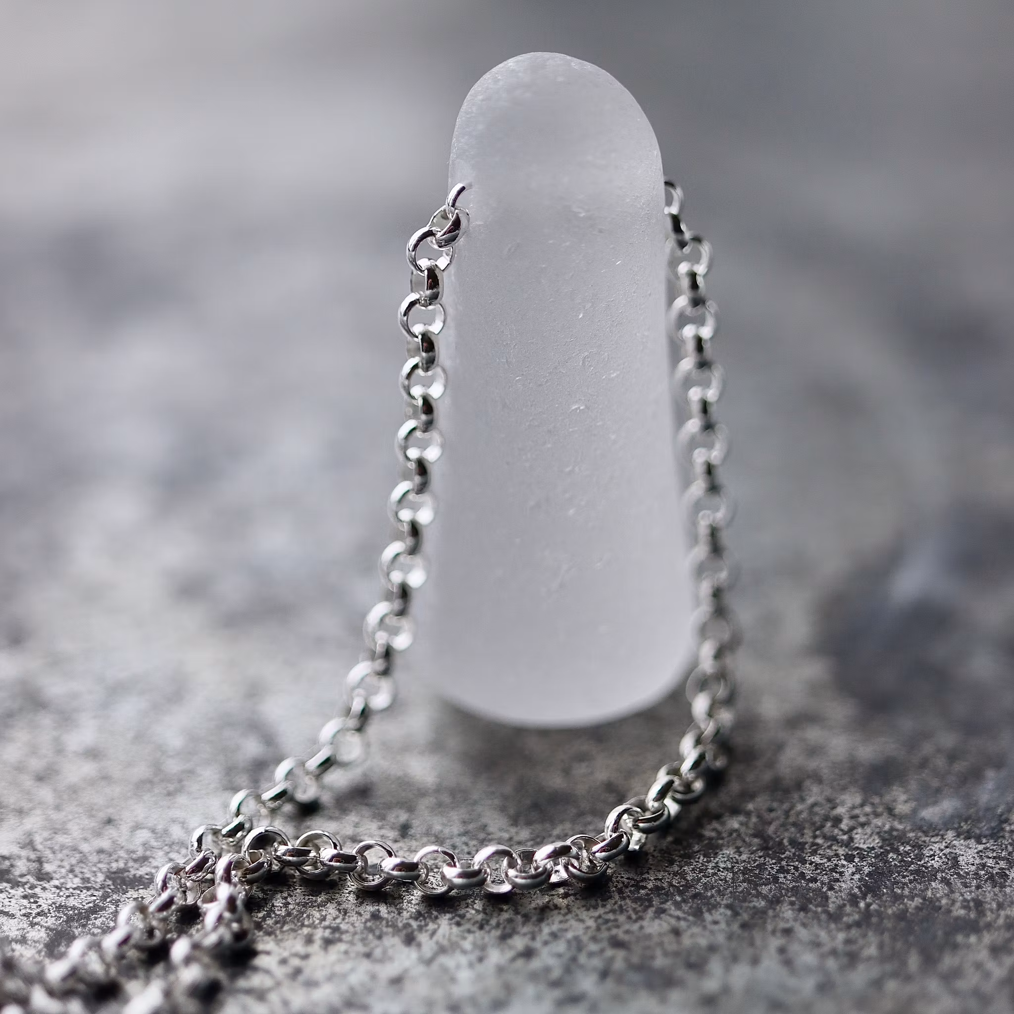 I Stand On My Own halsband