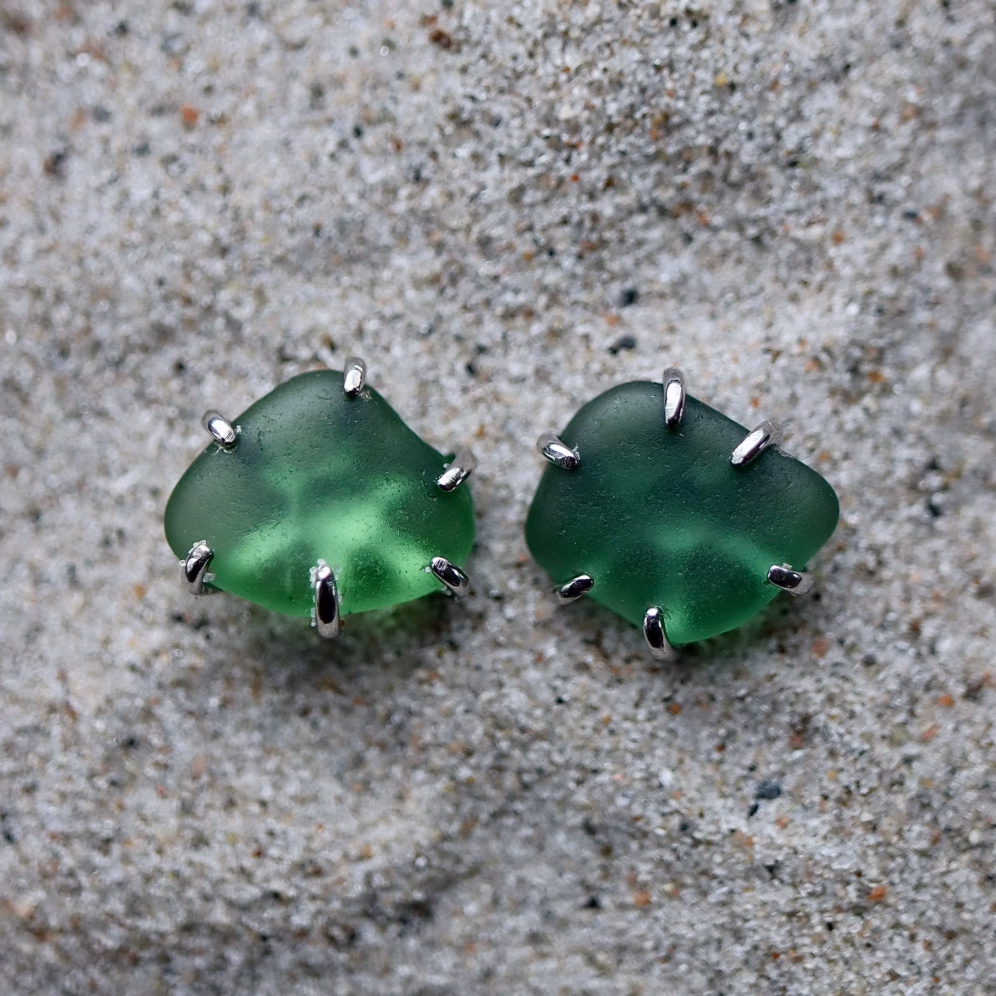 Springgreens stiftörhängen