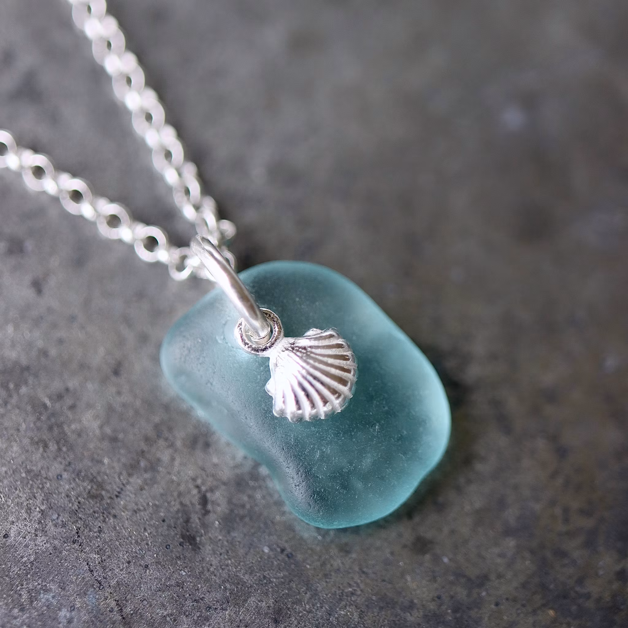 Light Blue Silver Shell berlockhalsband