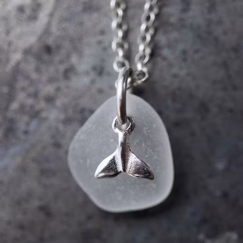 Whale Tail berlockhalsband