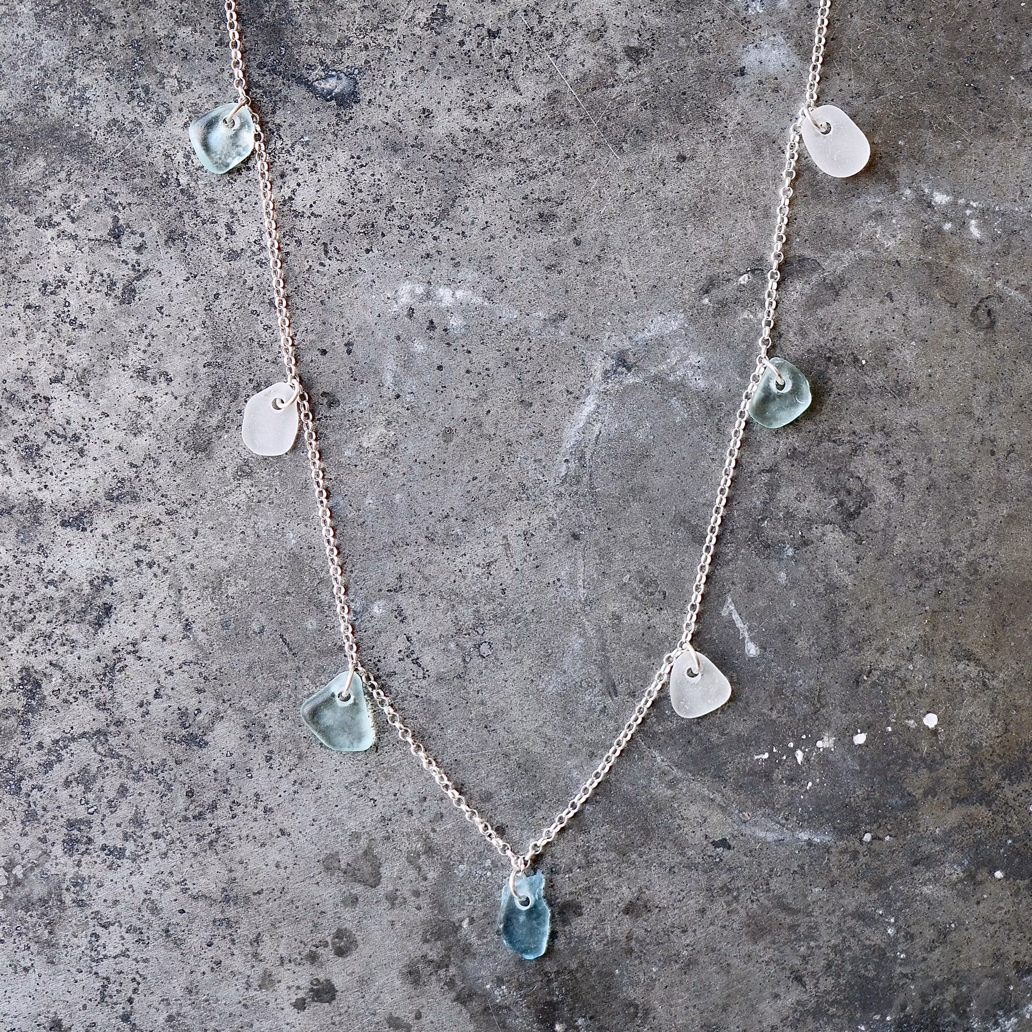 Treasure Hunter´s Light Blue halsband