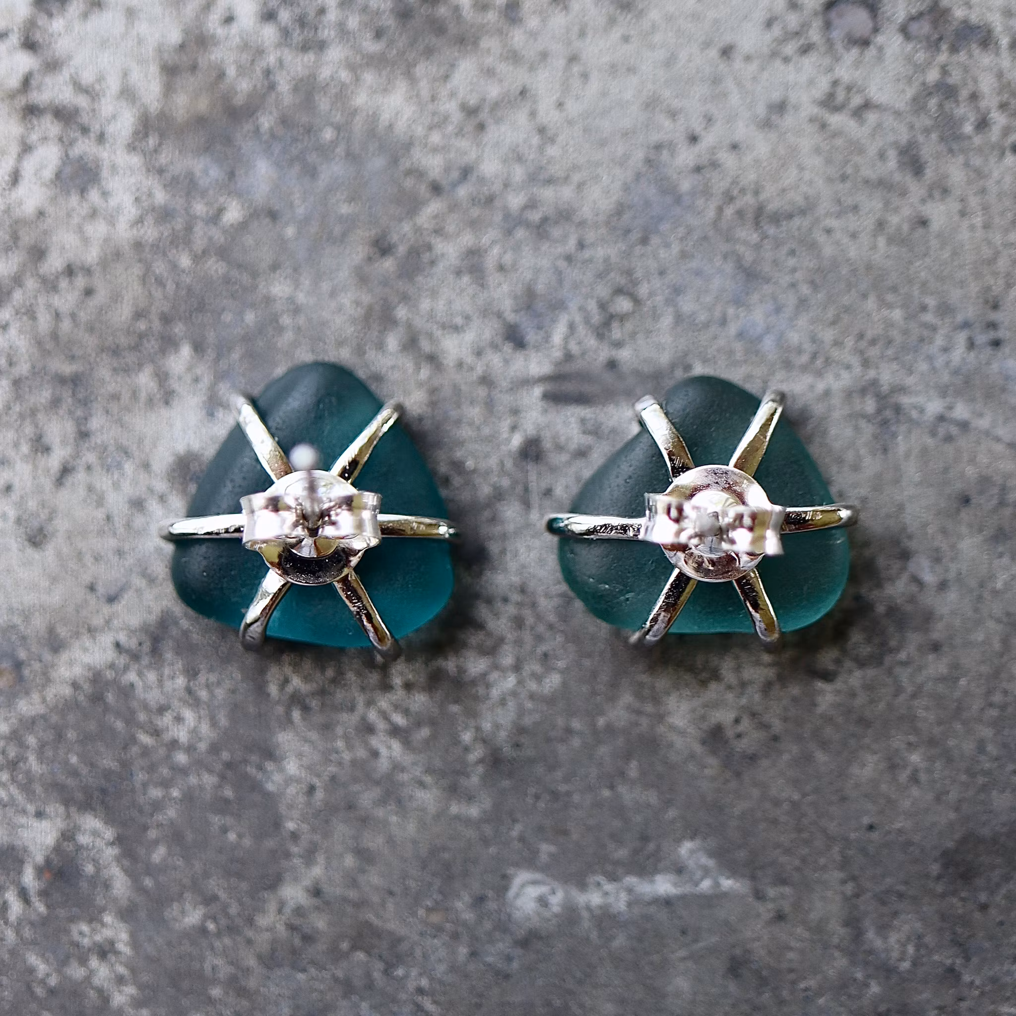 Triangular Water stiftörhängen