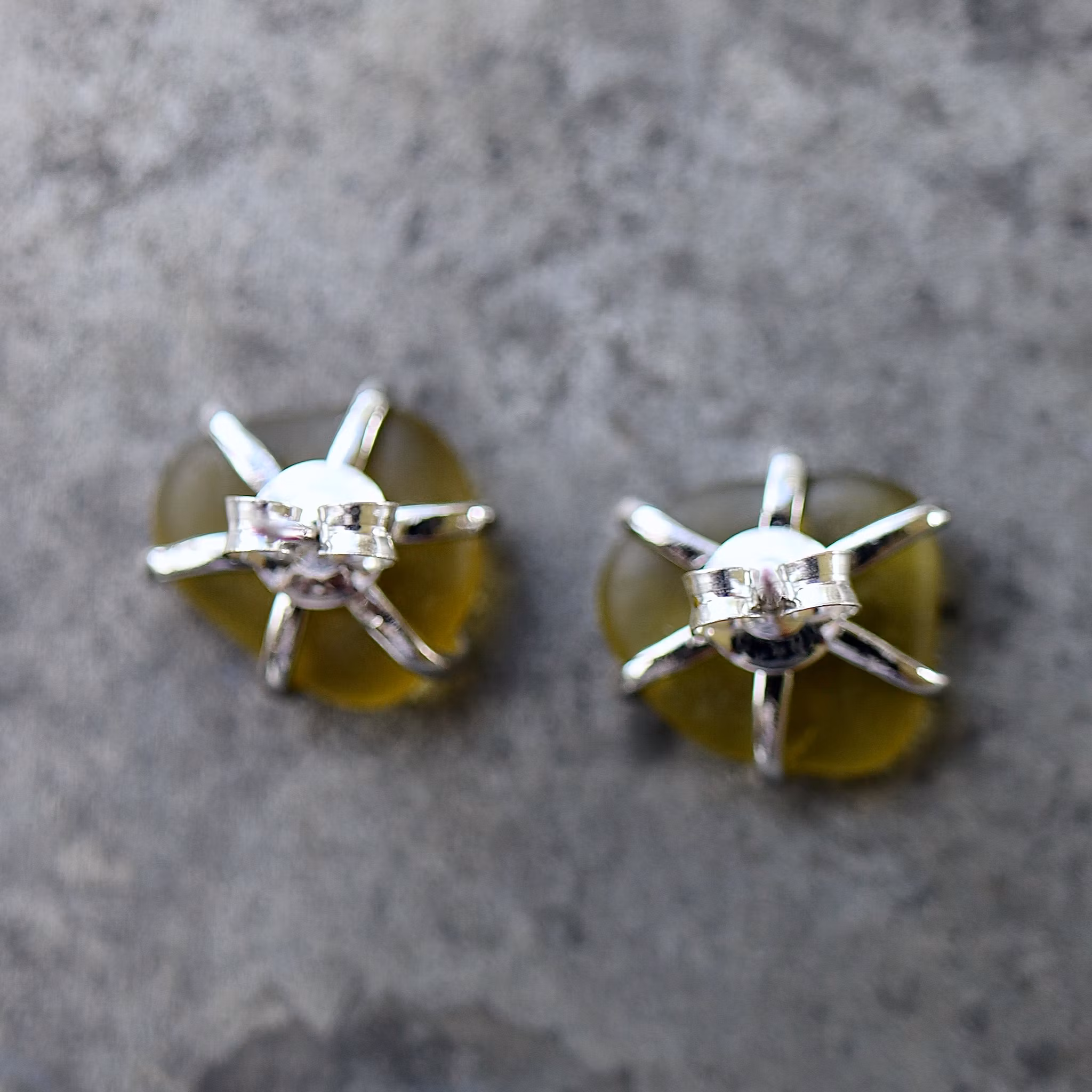 Golden Green stiftörhängen