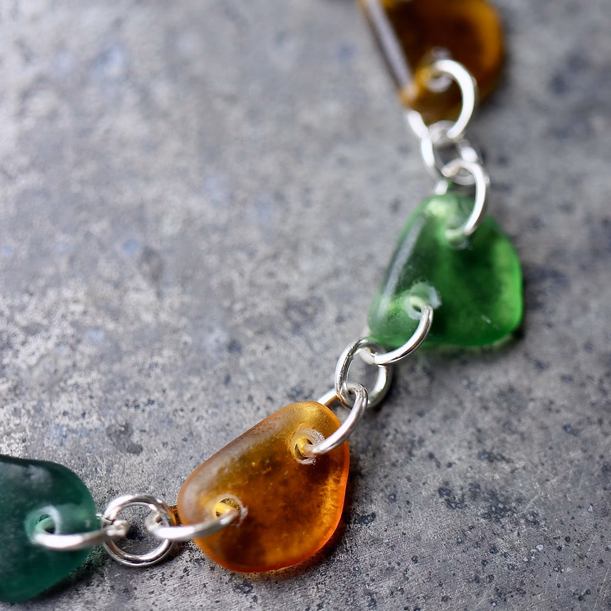 Seven Autumn Leaves armband