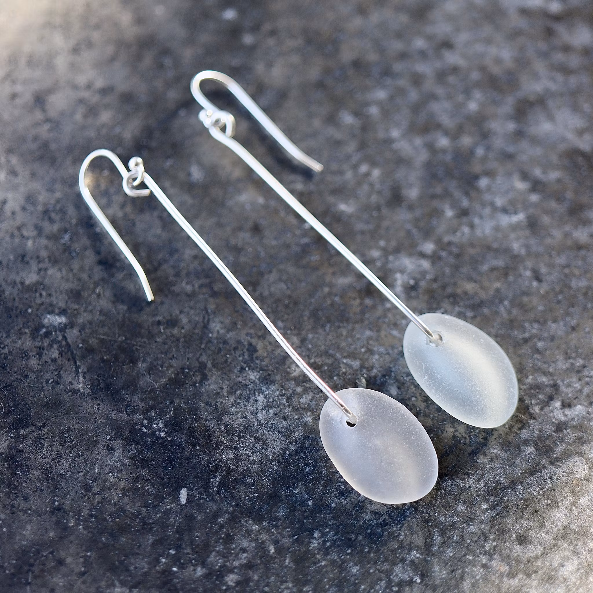 Silverlines White Almonds örhängen