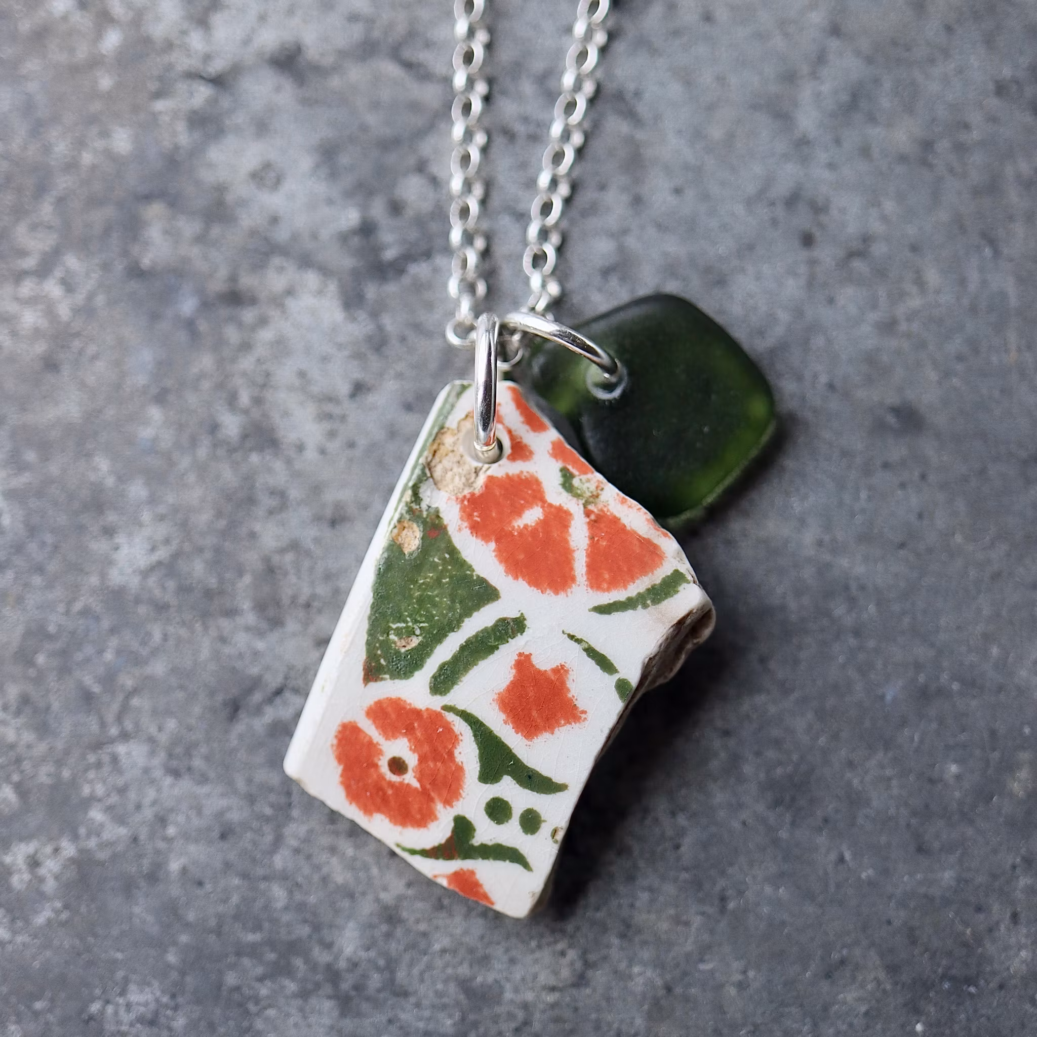 Perfect Match Christmas Carol halsband