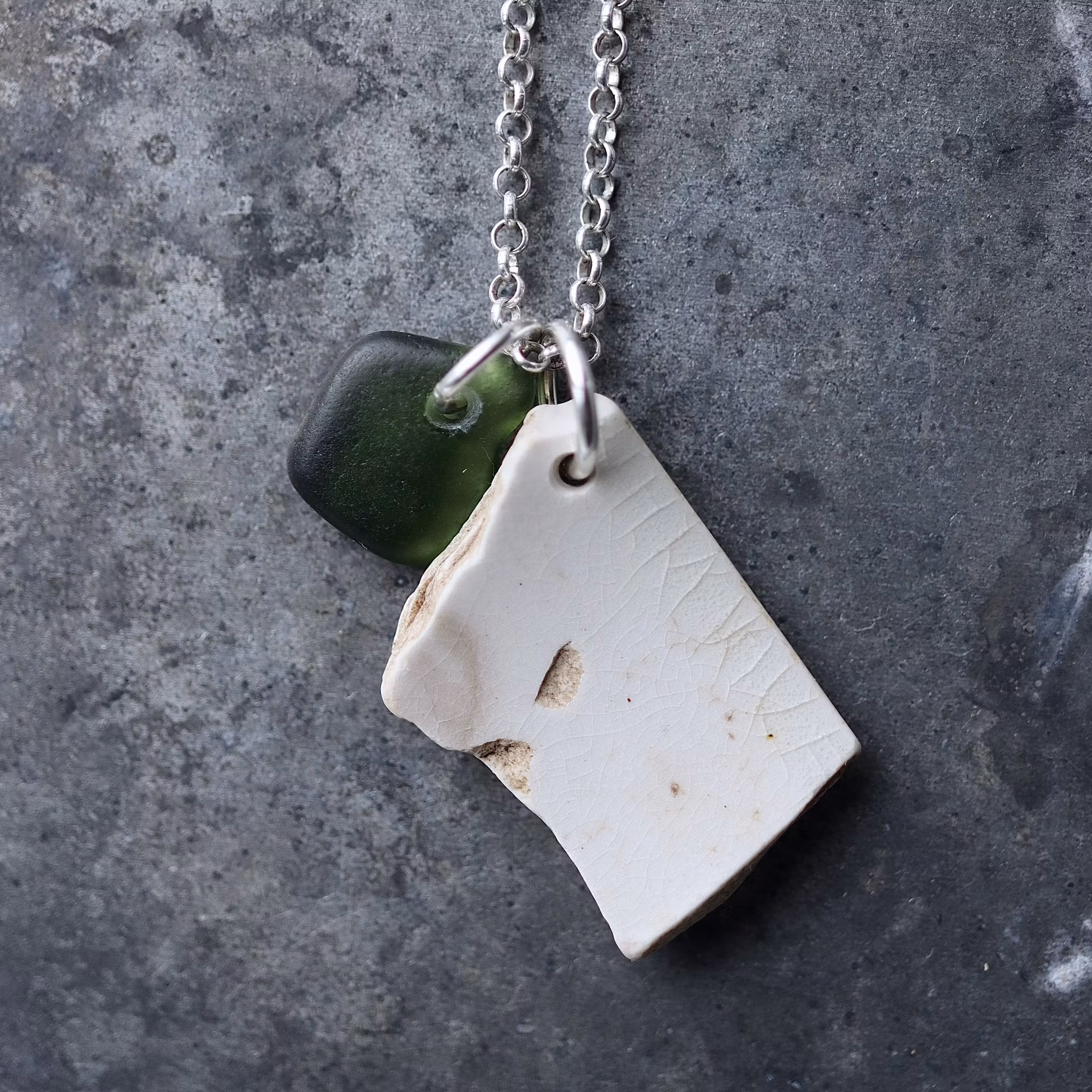 Perfect Match Christmas Carol halsband