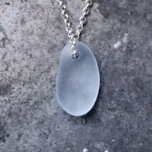 The Lightest Blue You Ever Saw halsband