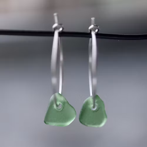 Small Loop Minigreen örhängen