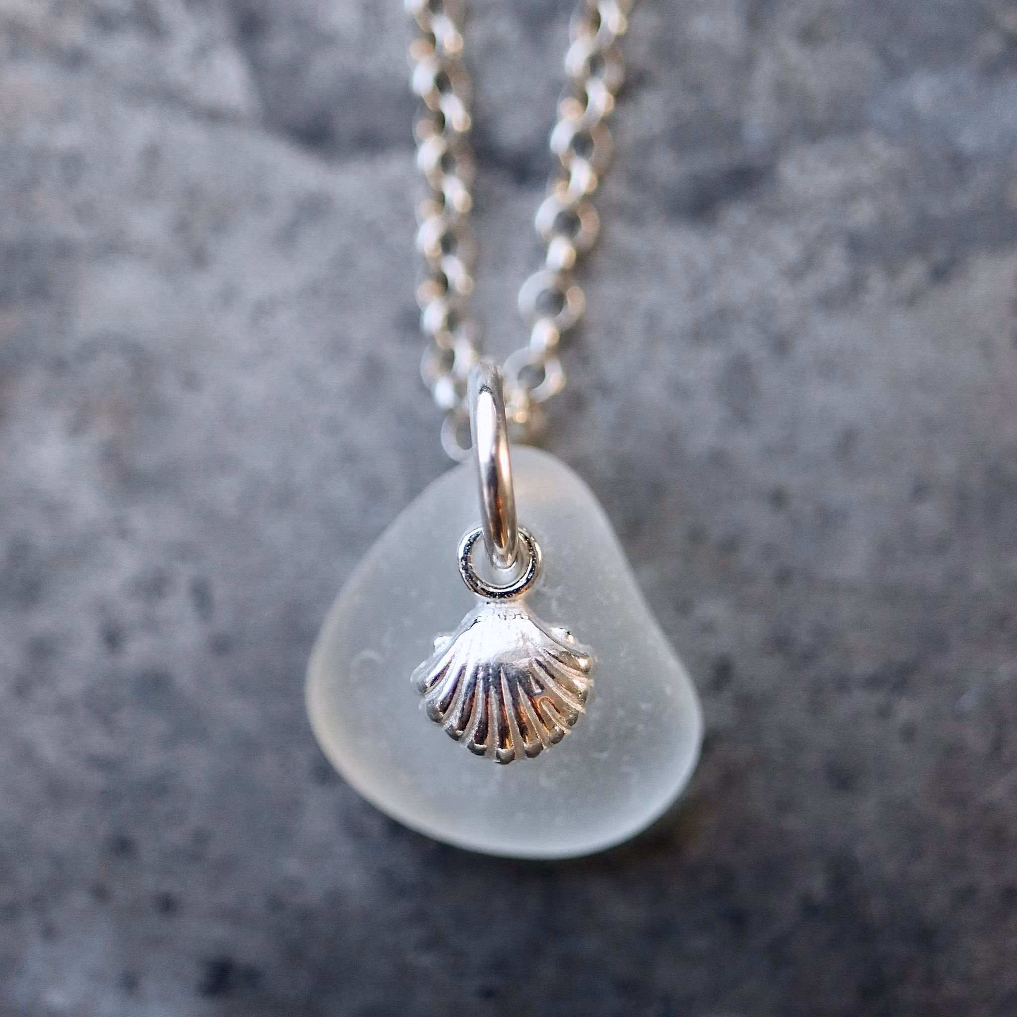 Simple Shell berlockhalsband