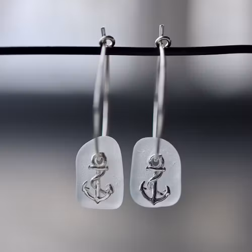 Small Loop Anchored berlockörhängen