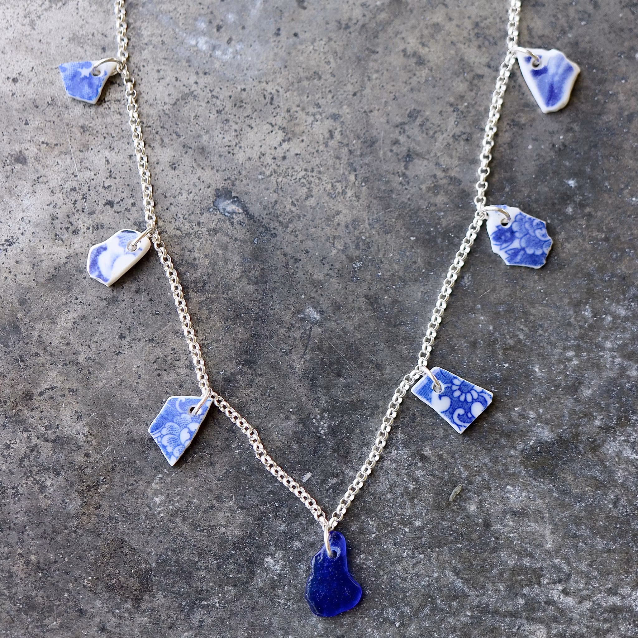 Treasure Hunter´s  Poetry In Blue halsband