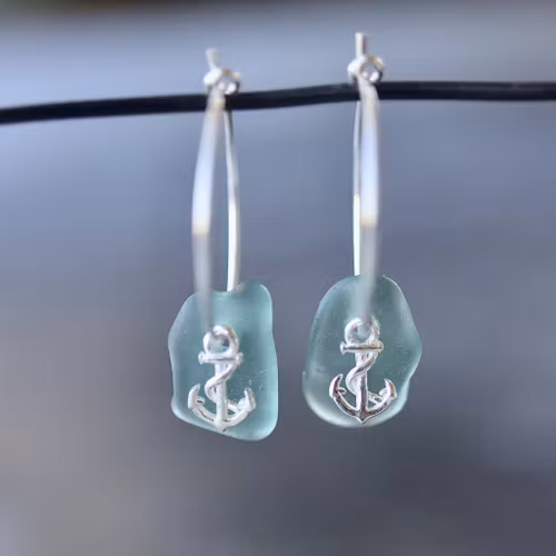 Small Loop Anchored In The Blue berlockörhängen