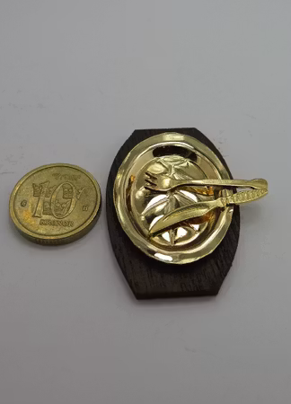 **Miniatyr** Mässingstallrik med bestick