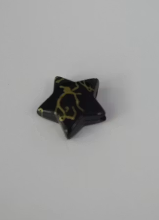 "Porslins" pärla stjärna 10mm Svart
