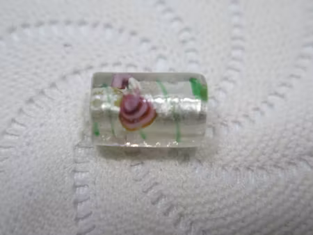 Glaspärlor avlånga vit/grön