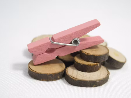 Små klädnypor - 35x7mm - Ljus rosa