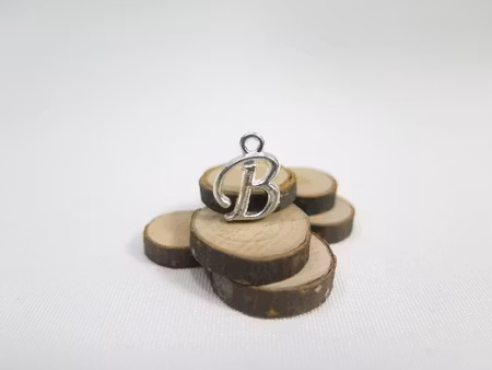 Silverpläterade bokstavs berlock/charm B