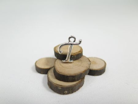 Silverpläterade bokstavs berlock/charm T