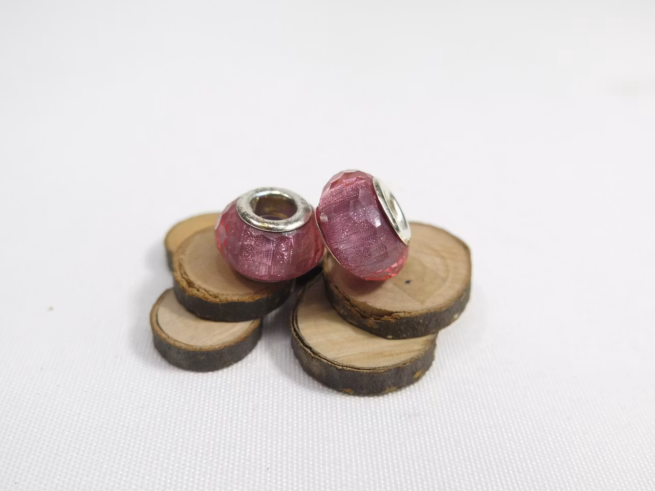 Pärla med stort hål fasett mönstrad rosa