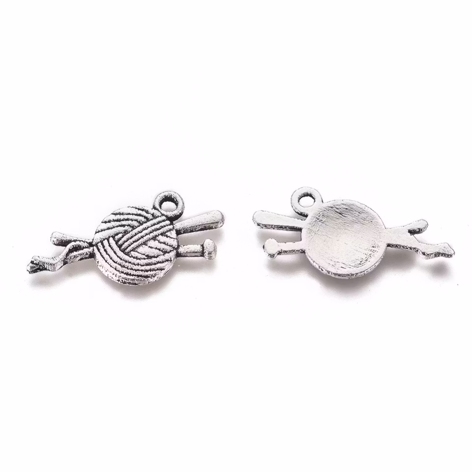 Charms - Berlock - Garn nysta - antik silver
