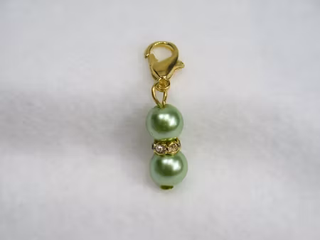 Charms - Berlock - vaxade glaspärlor med strassrondell - guld/grön - 33mm