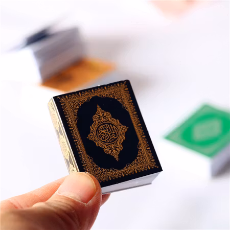 **Miniatyr** Bok med text