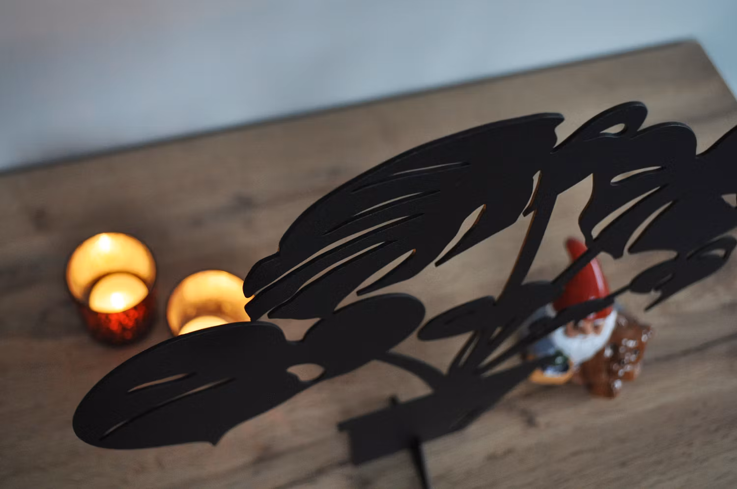 MONSTERA – växt i svart plåt