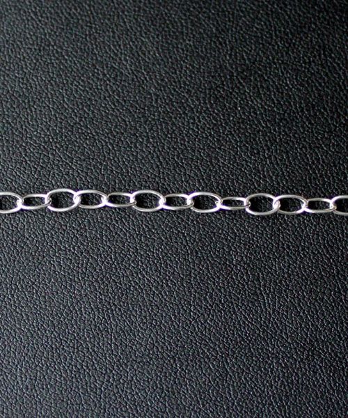 Oval länk 80 cm lång, 3 mm bred