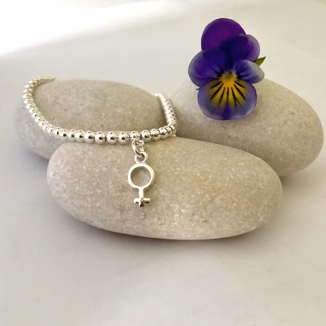 Venus - Armband med liten kvinnosymbol
