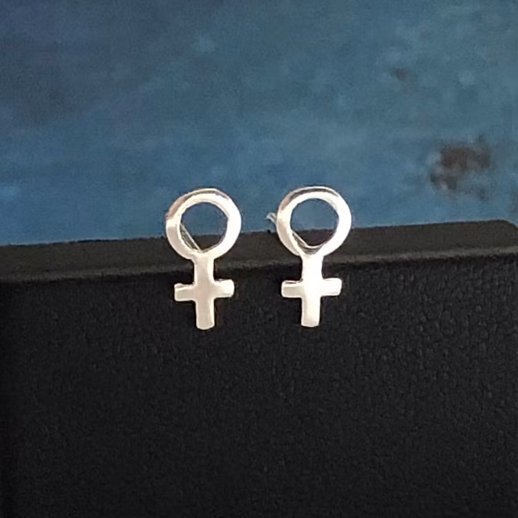 Venus - Små stiftörhängen med liten kvinnosymbol