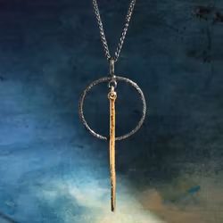 Marcella - Halsband i svart och guld - 70 cm