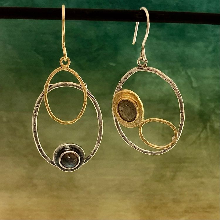 Silwia - Ursnygg, vacker design i silver, guld och äkta stenar