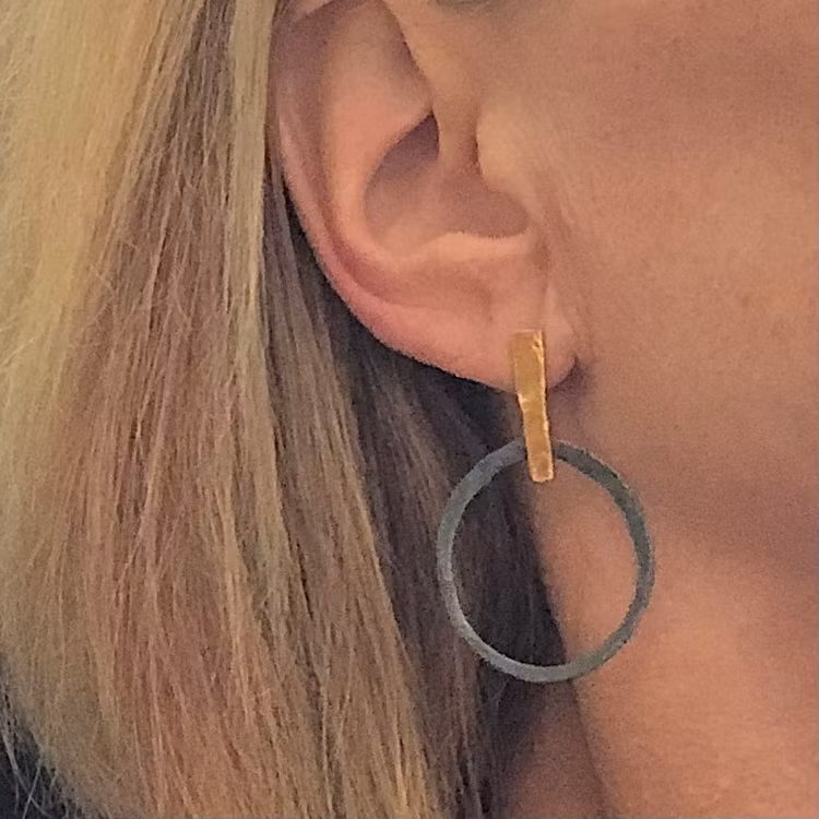 Paulina - Snygga oxiderade örhängen med guldinslag