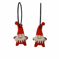 Små nätta tomteörhängen med röda luvor